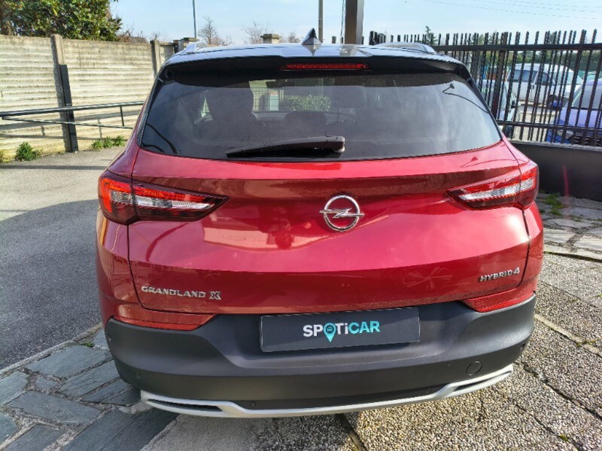 Opel Grandland X 1.6 Hybrid4 Plug-in aut. AWD (5)