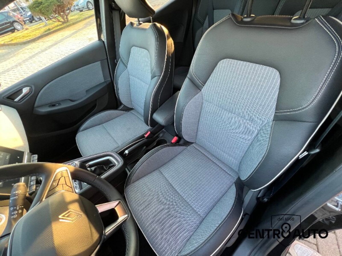 Renault Clio TCe 90 CV 5 porte Techno (19)