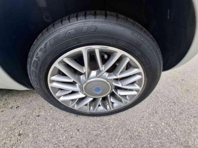 Lancia Ypsilon 1.2 69 CV 5 porte Gold (16)