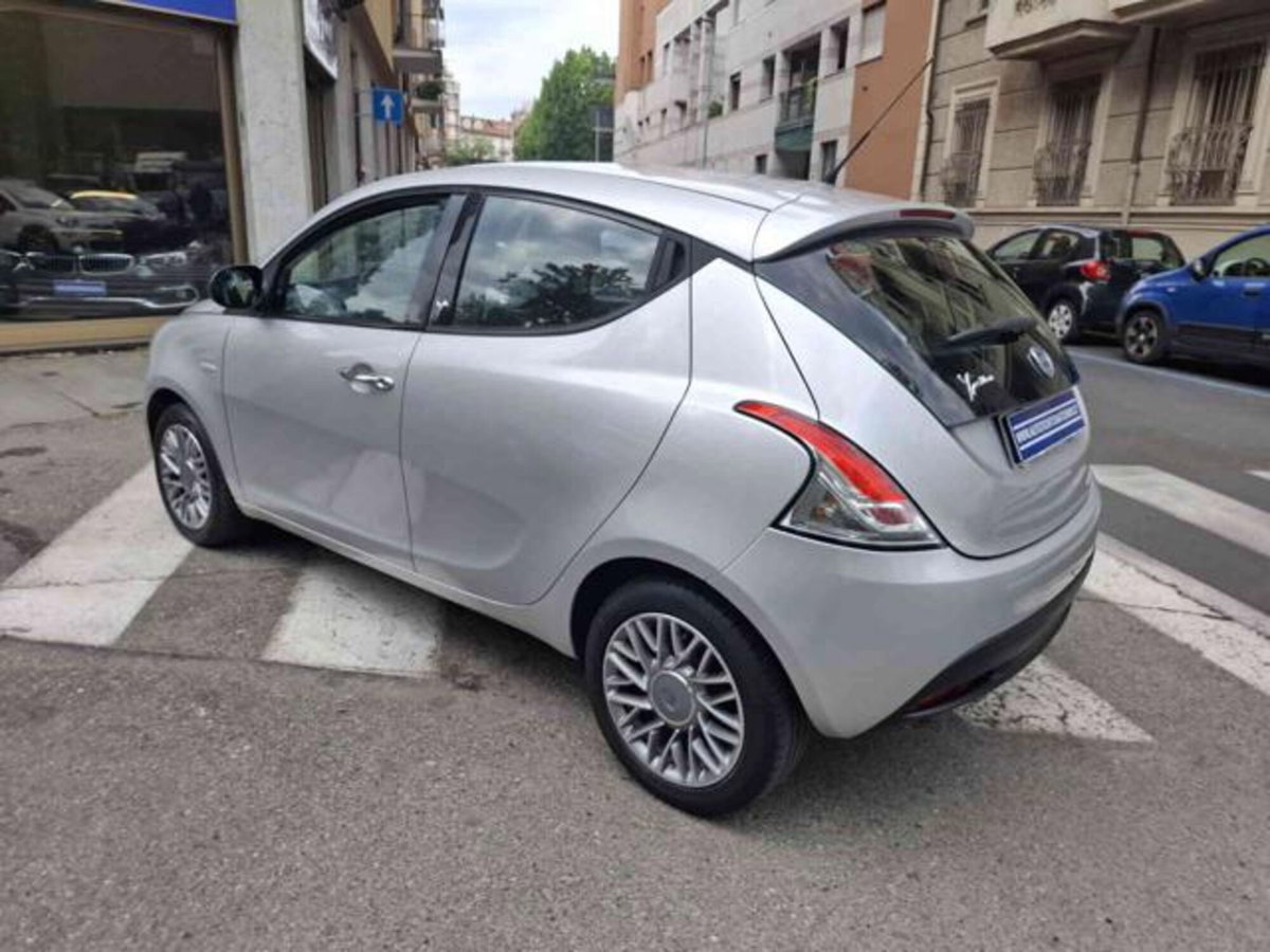 Lancia Ypsilon 1.2 69 CV 5 porte Gold (4)