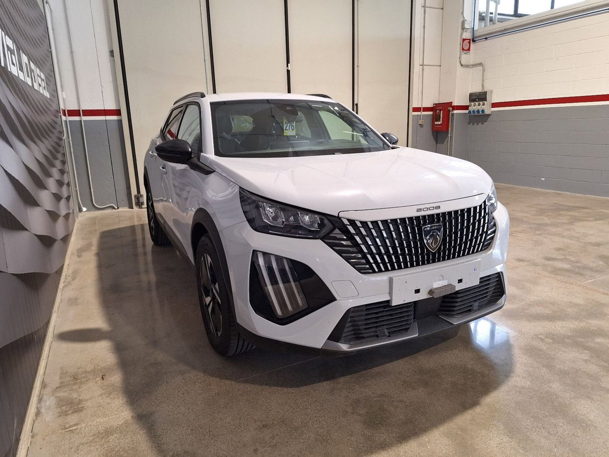 Peugeot 2008 motore elettrico 136 CV Allure Pack (3)