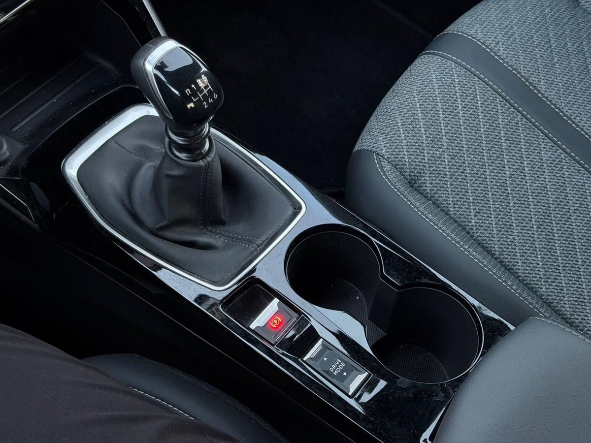 Peugeot 2008 PureTech 100 S&S Allure (15)