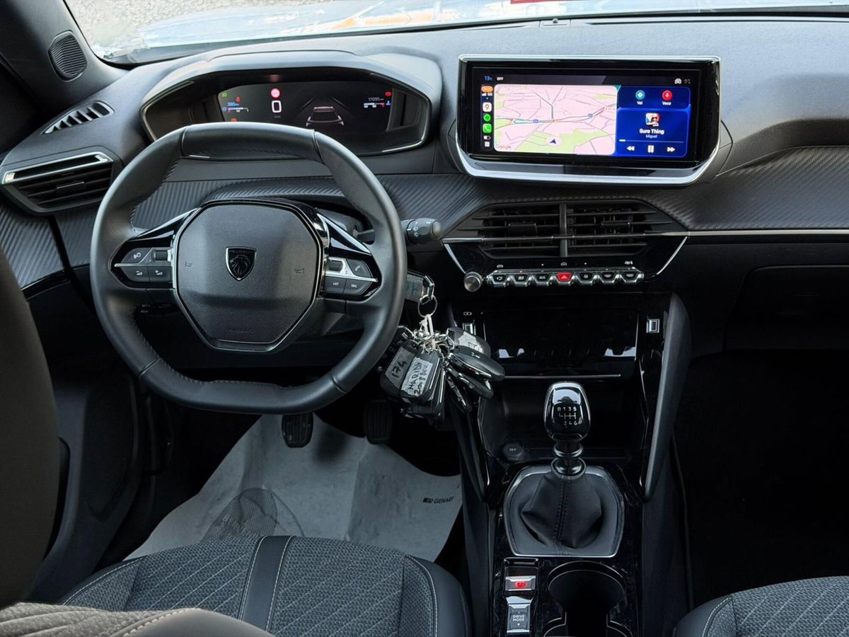 Peugeot 2008 PureTech 100 S&S Allure (7)
