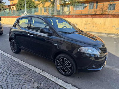 Lancia Ypsilon 1.0 FireFly 5 porte S&S Hybrid Ecochic Silver nuova