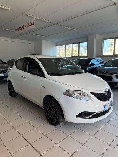 Lancia Ypsilon 1.2 69 CV 5 porte Gold usata