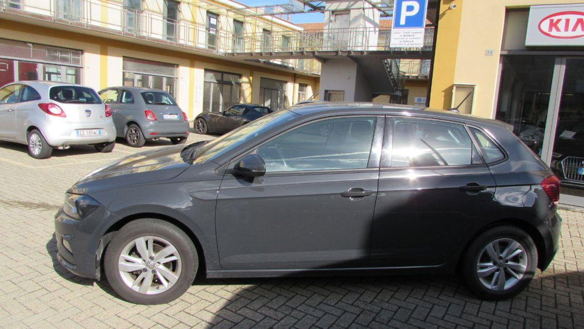 Volkswagen Polo 1.0 tsi R-Line 95cv (2)