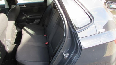 Volkswagen Polo 1.0 tsi R-Line 95cv (10)