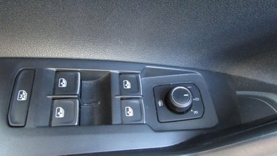 Volkswagen Polo 1.0 tsi R-Line 95cv (19)