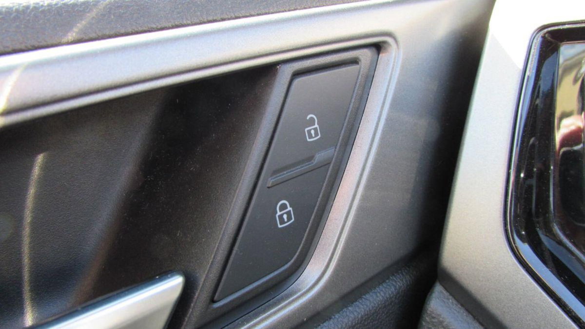 Volkswagen Polo 1.0 tsi R-Line 95cv (20)