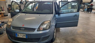 Ford Fiesta 1.4 TDCi 5p. Ambiente usata