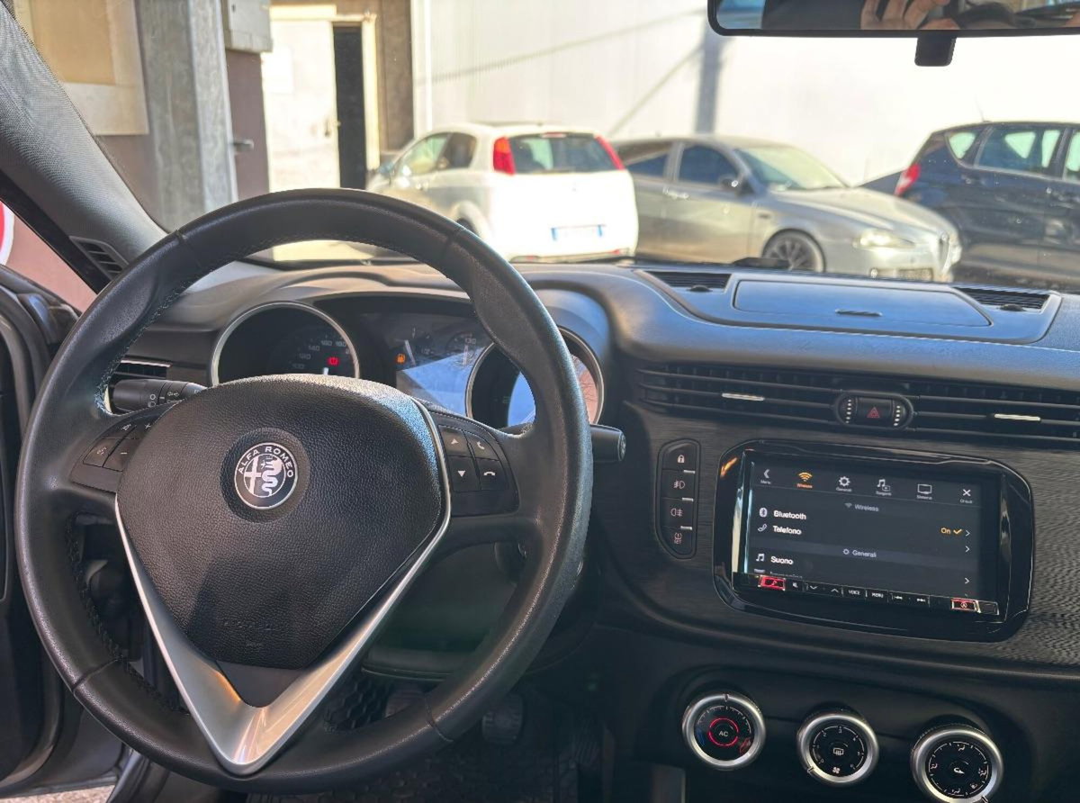 Alfa Romeo Giulietta 1.6 JTDm Super 120cv (10)