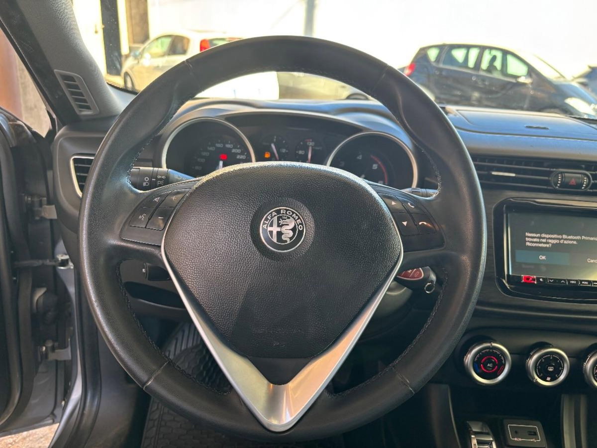 Alfa Romeo Giulietta 1.6 JTDm Super 120cv (12)