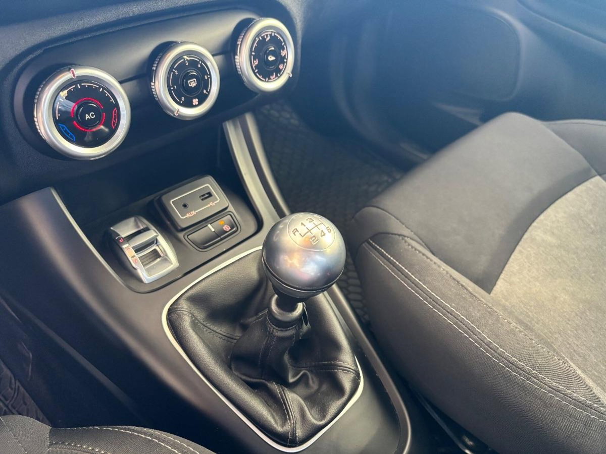 Alfa Romeo Giulietta 1.6 JTDm Super 120cv (13)
