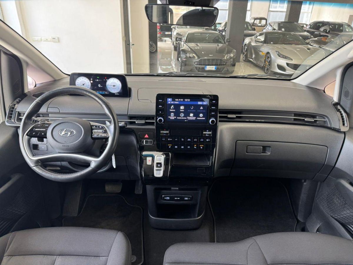 Hyundai Staria 2.2 2wd auto (13)