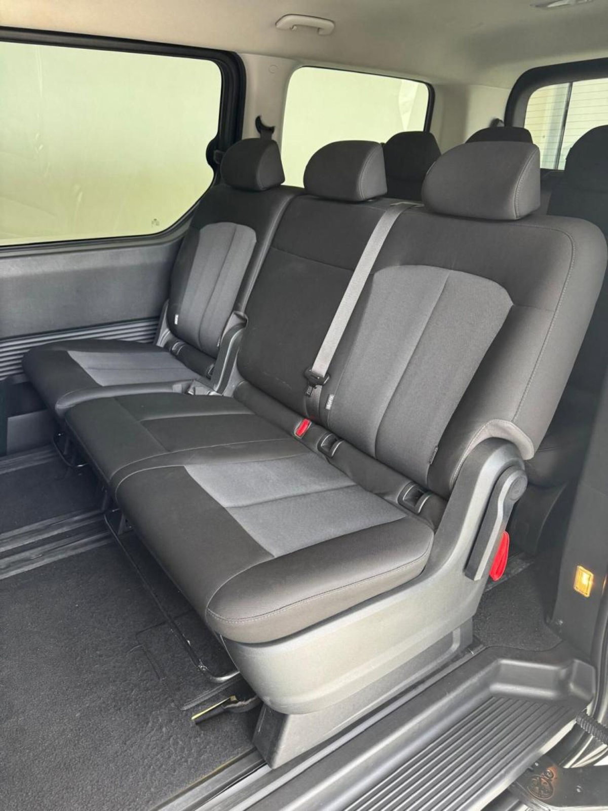 Hyundai Staria 2.2 2wd auto (19)