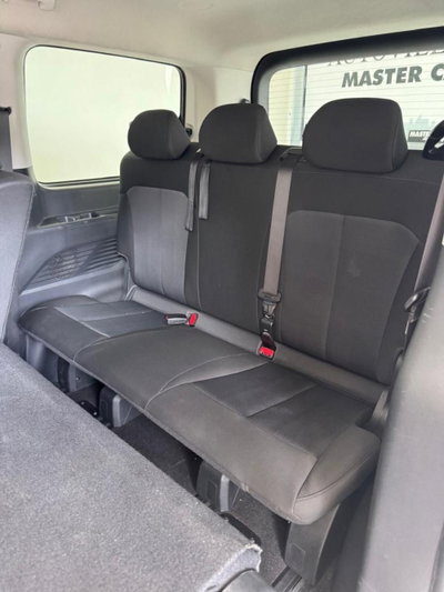 Hyundai Staria 2.2 2wd auto (20)