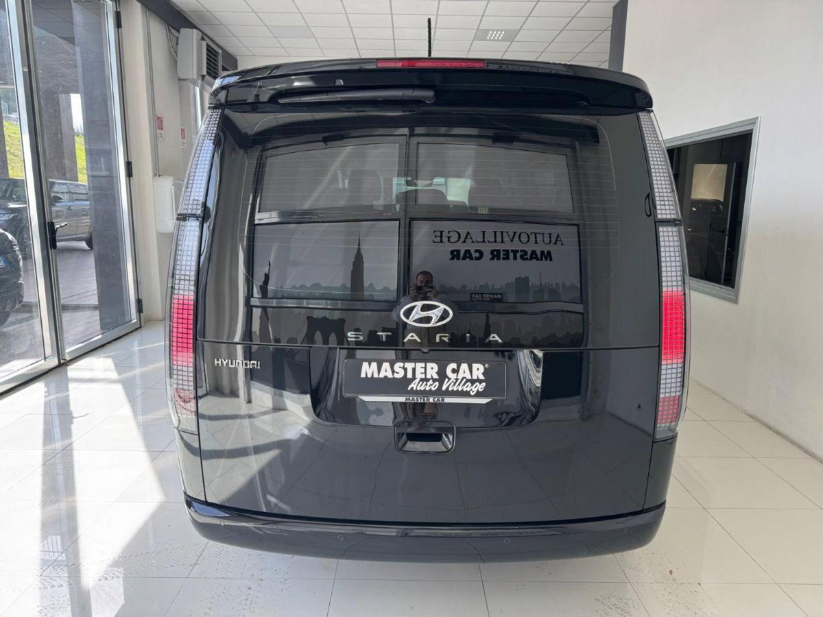 Hyundai Staria 2.2 2wd auto (6)