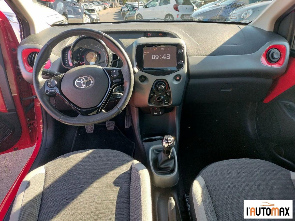 Toyota Aygo 1.0 VVT-i 72 CV 5 porte x-cool MMT (10)