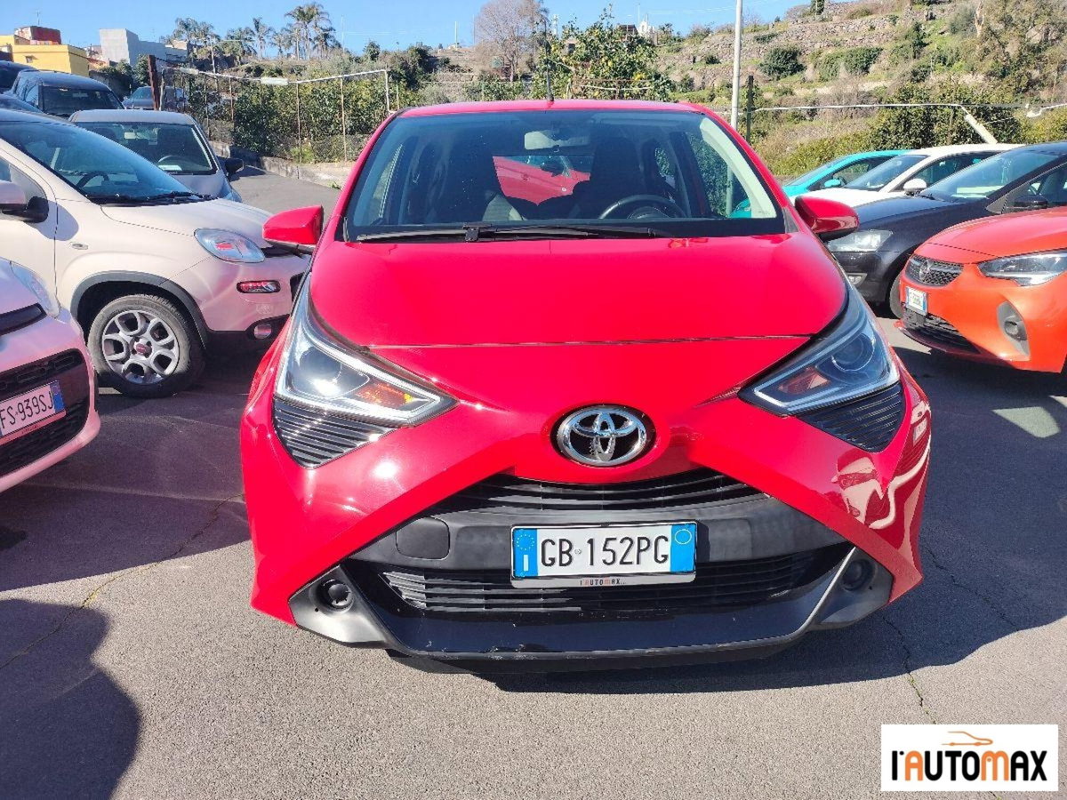 Toyota Aygo 1.0 VVT-i 72 CV 5 porte x-cool MMT (2)