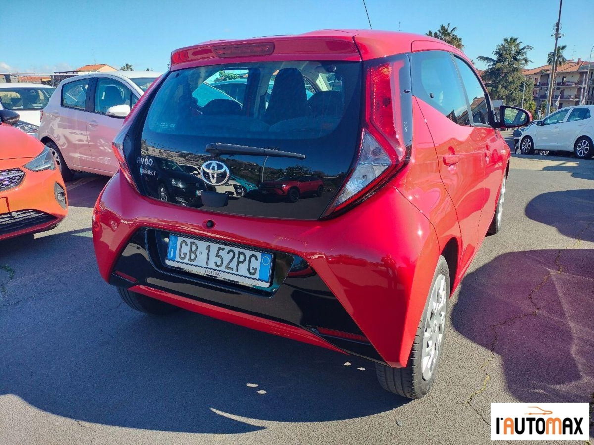 Toyota Aygo 1.0 VVT-i 72 CV 5 porte x-cool MMT (6)