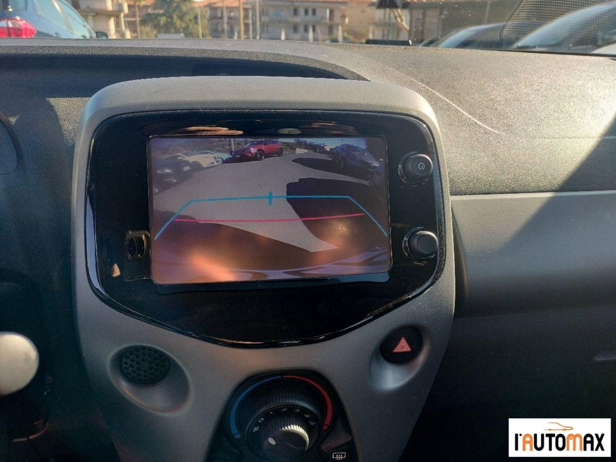Toyota Aygo 1.0 VVT-i 72 CV 5 porte x-cool MMT (9)