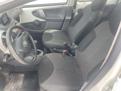 Toyota Aygo 1.0 12V VVT-i 5 porte Deep Ocean Connect (10)