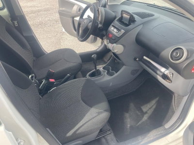 Toyota Aygo 1.0 12V VVT-i 5 porte Deep Ocean Connect (15)