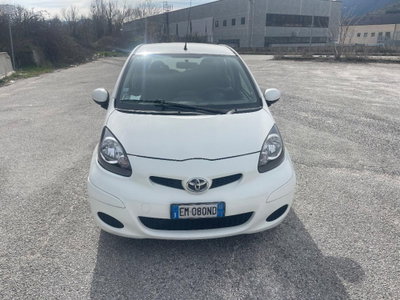 Toyota Aygo 1.0 12V VVT-i 5 porte Deep Ocean Connect (2)