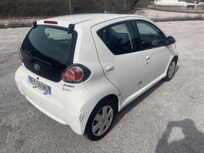 Toyota Aygo 1.0 12V VVT-i 5 porte Deep Ocean Connect (5)