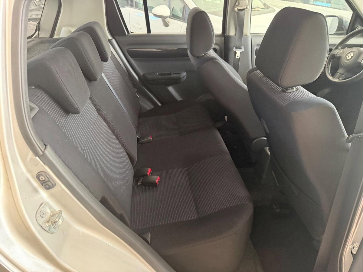 Suzuki Swift 1.3 4x4 5p. GL (8)