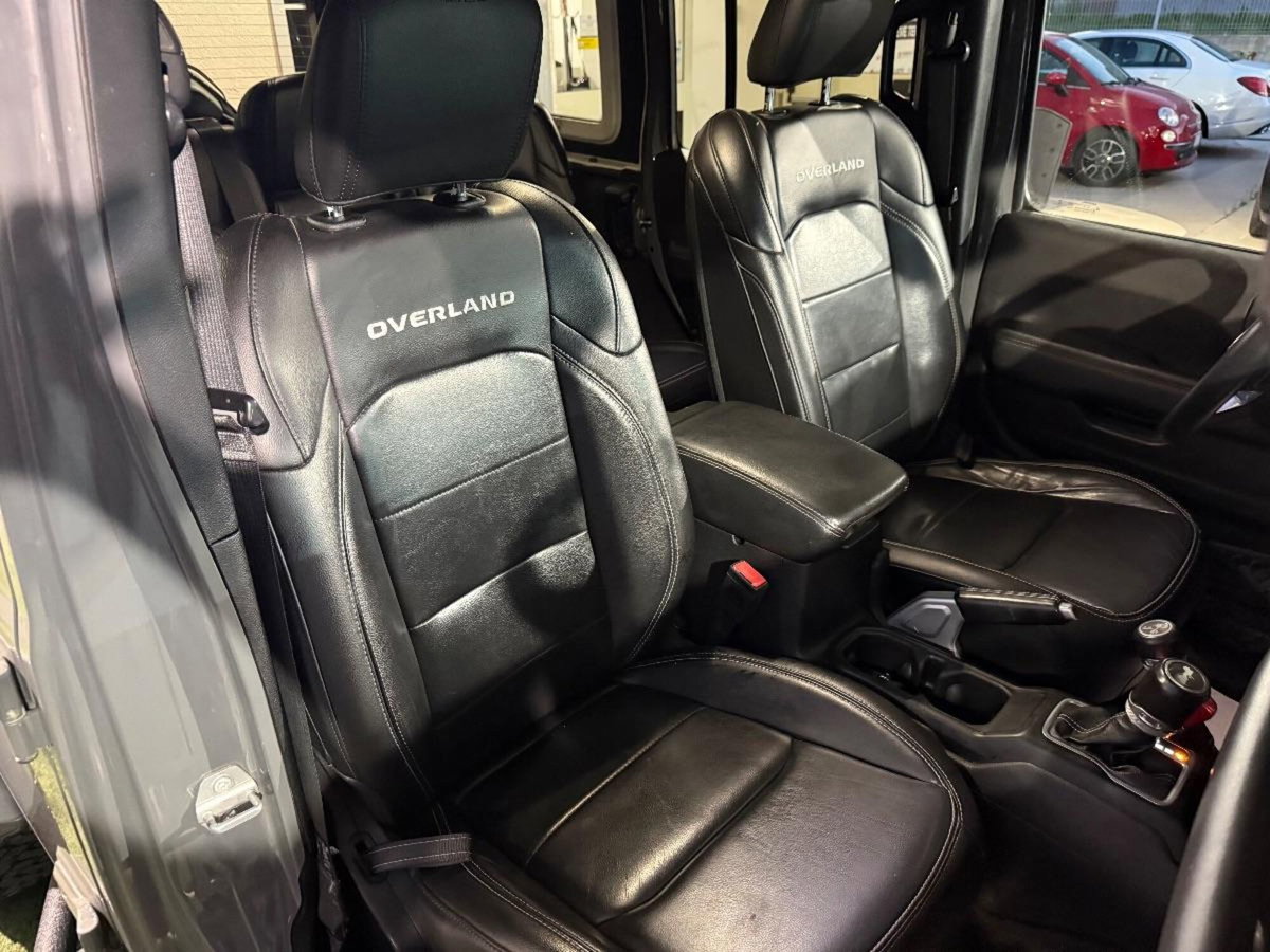 Jeep Wrangler Unlimited 2.2 Mjt II Sahara (14)