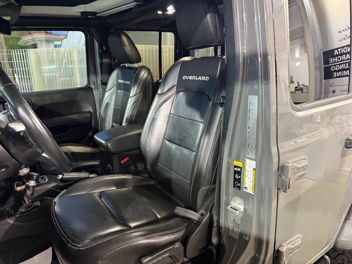Jeep Wrangler Unlimited 2.2 Mjt II Sahara (12)