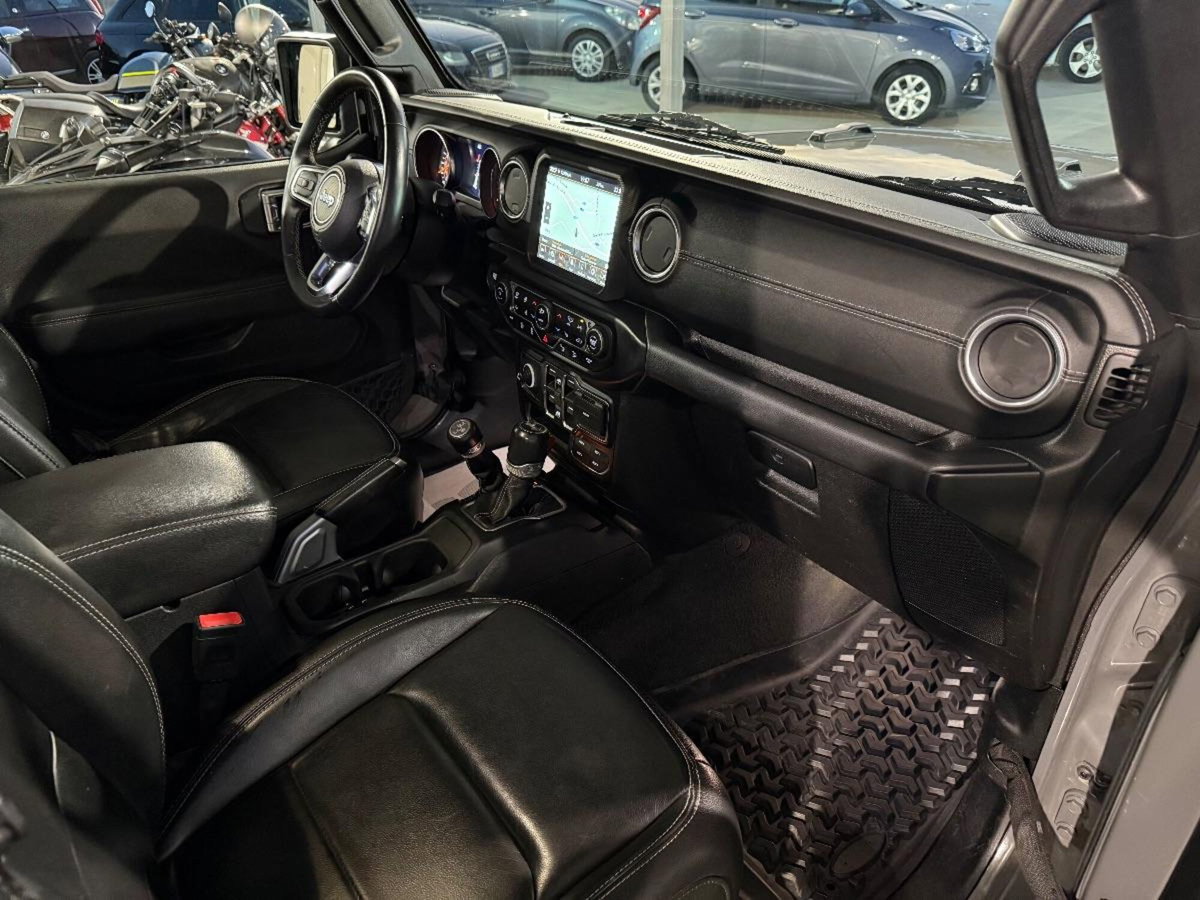 Jeep Wrangler Unlimited 2.2 Mjt II Sahara (13)