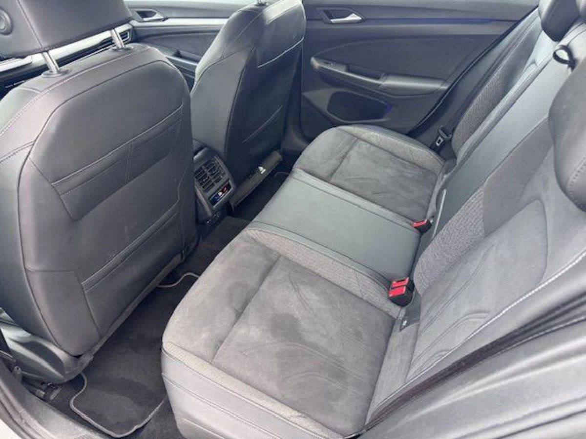 Volkswagen Golf 2.0 TDI 150 CV DSG SCR Style (17)