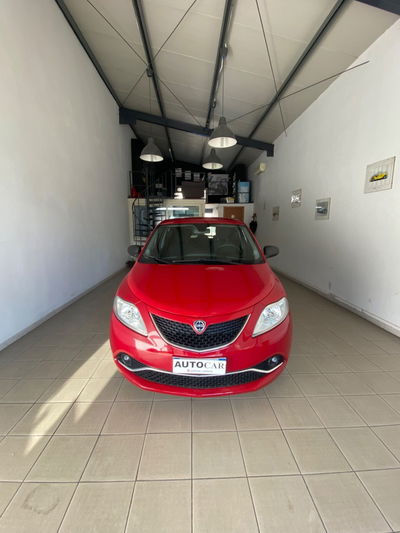 Lancia Ypsilon 1.2 69 CV 5 porte Silver usata