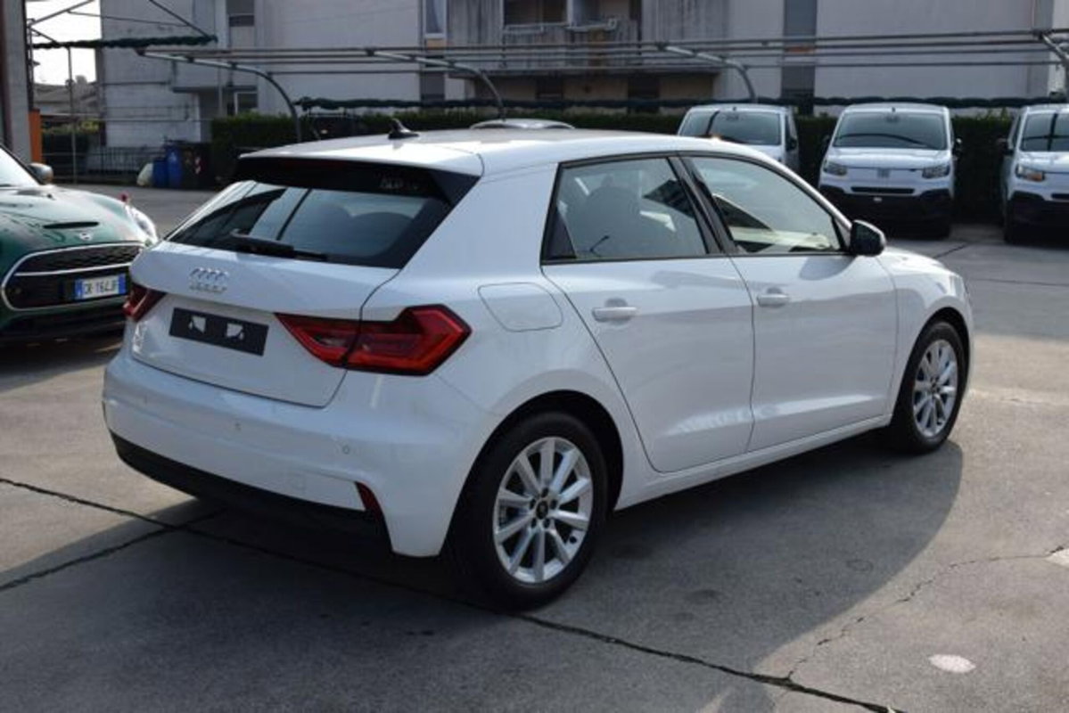 Audi A1 Sportback 30 1.0 tfsi Business 116cv (3)