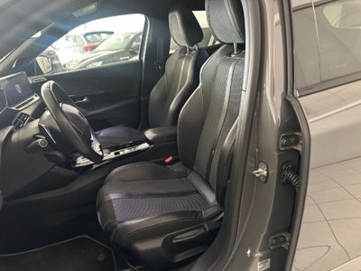 Peugeot 2008 PureTech 130 S&S EAT8 GT (11)
