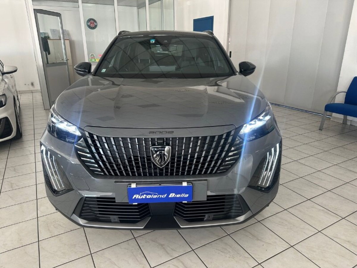 Peugeot 2008 PureTech 130 S&S EAT8 GT (2)