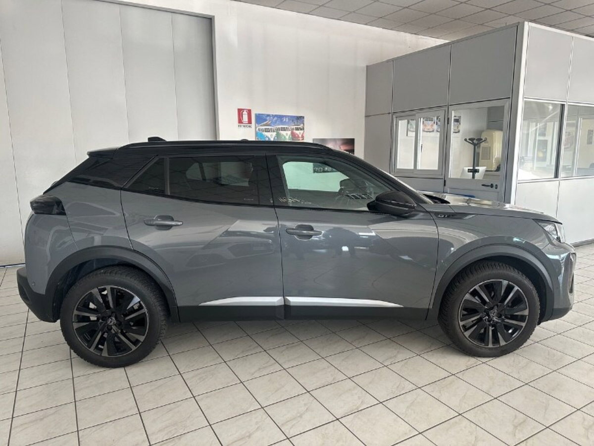 Peugeot 2008 PureTech 130 S&S EAT8 GT (5)