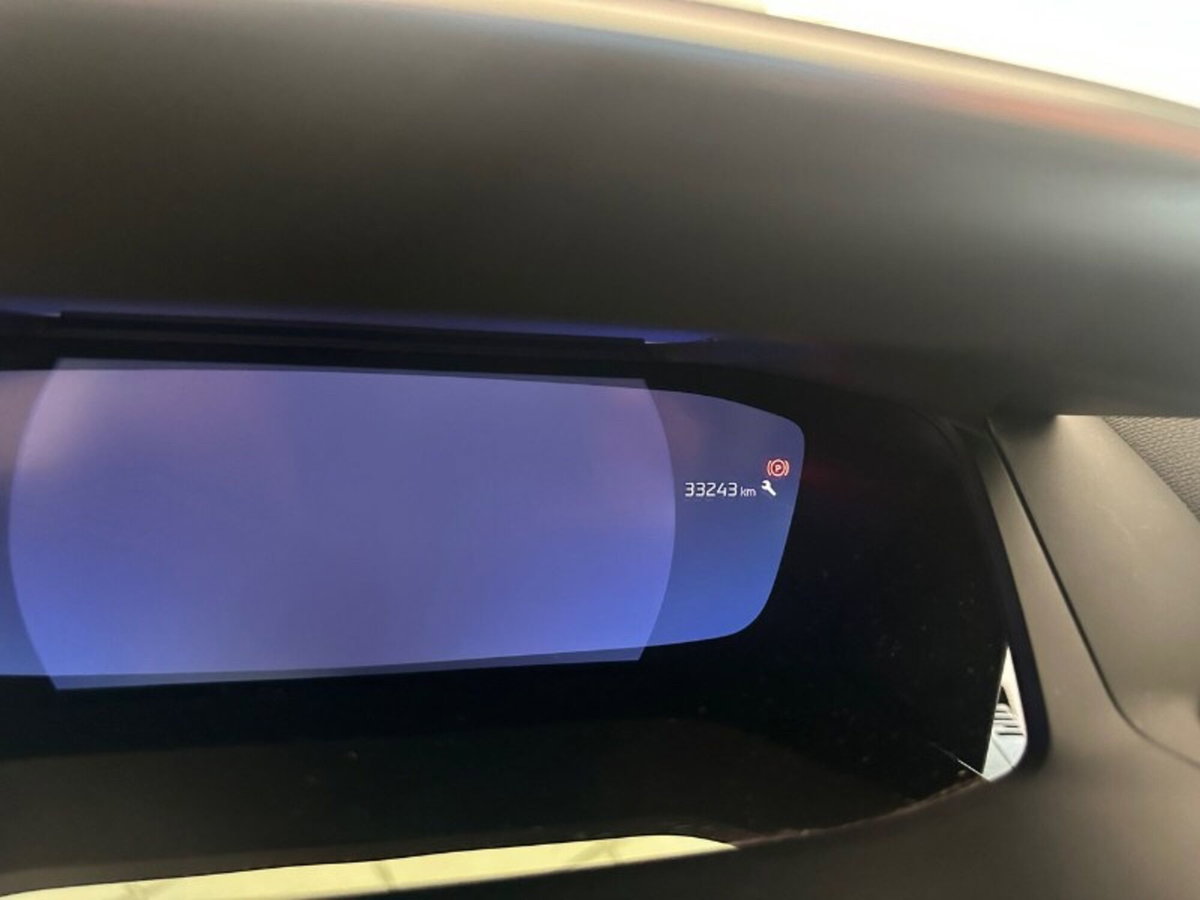 Peugeot 2008 PureTech 130 S&S EAT8 GT (9)