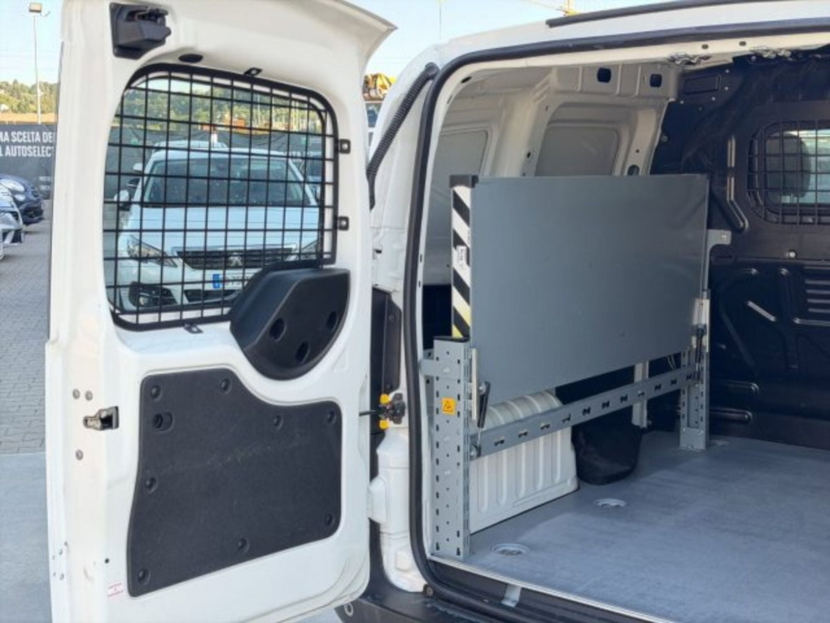 Fiat Fiorino Furgone cargo 1.3 mjt 80cv ecojet E6d-temp (16)