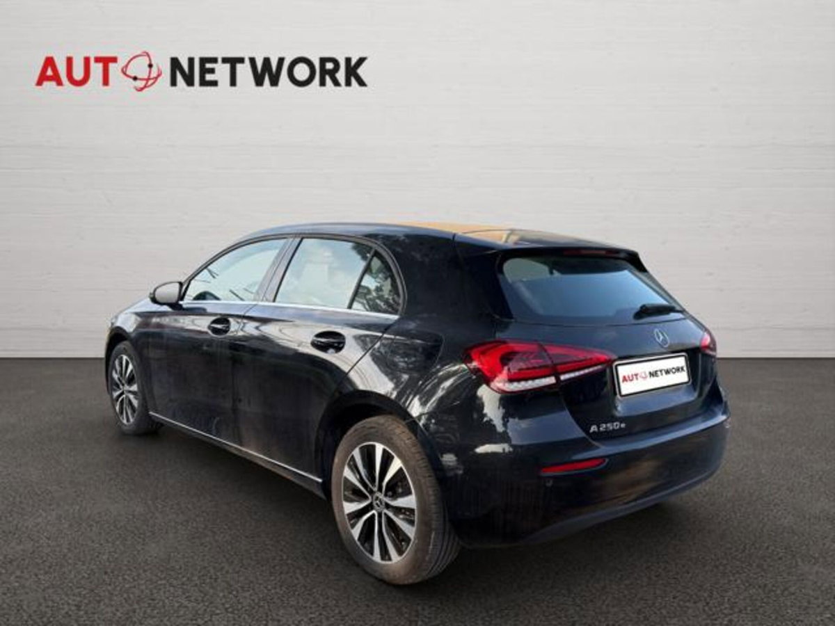 Mercedes-Benz Classe A 250 e phev Business Extra auto (3)