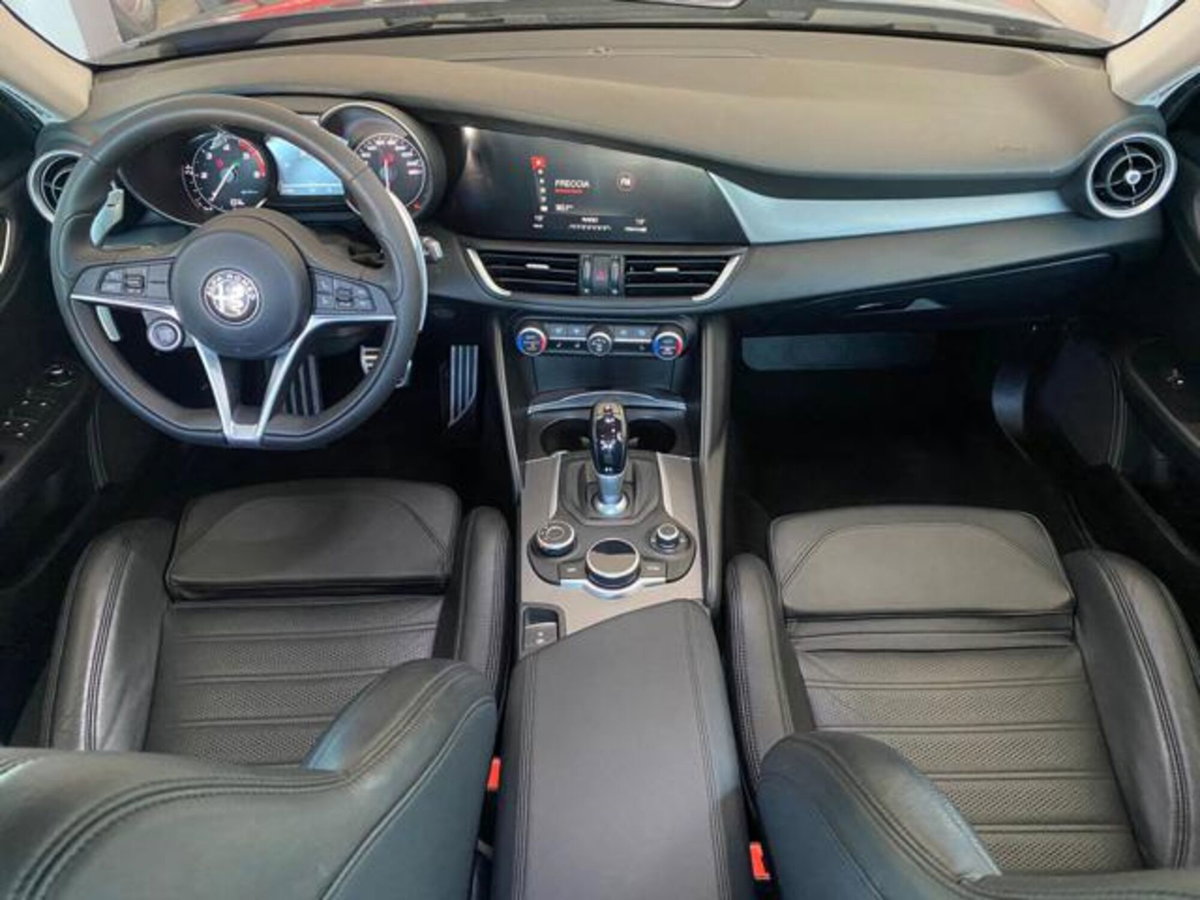 Alfa Romeo Giulia 2.2 Turbodiesel 210 CV AT8 AWD Q4 Veloce