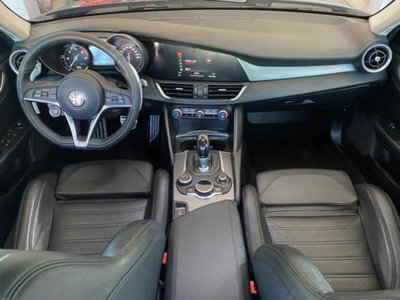 Alfa Romeo Giulia 2.2 Turbodiesel 210 CV AT8 AWD Q4 Veloce (12)