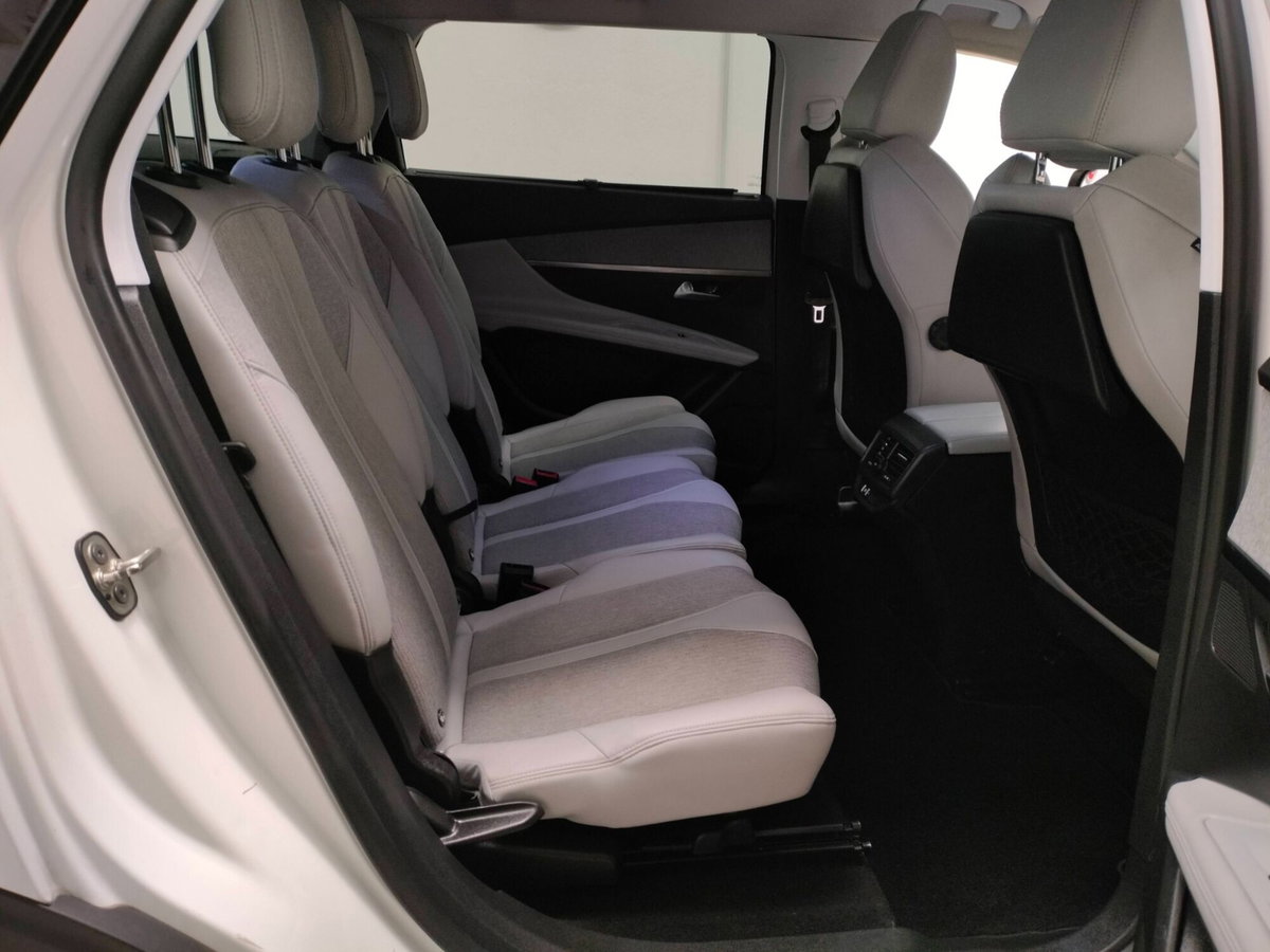 Peugeot 5008 BlueHDi 130 S&S Allure (11)