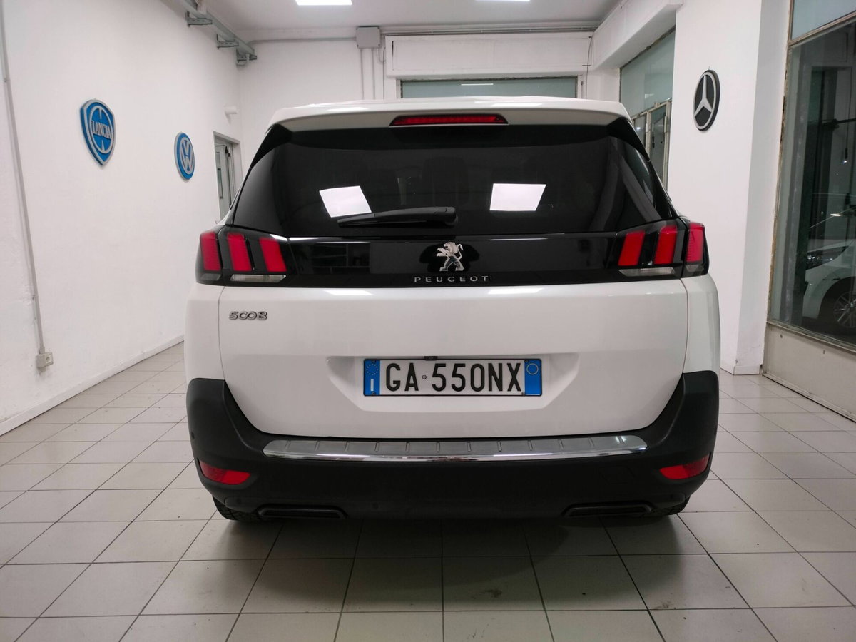 Peugeot 5008 BlueHDi 130 S&S Allure (5)