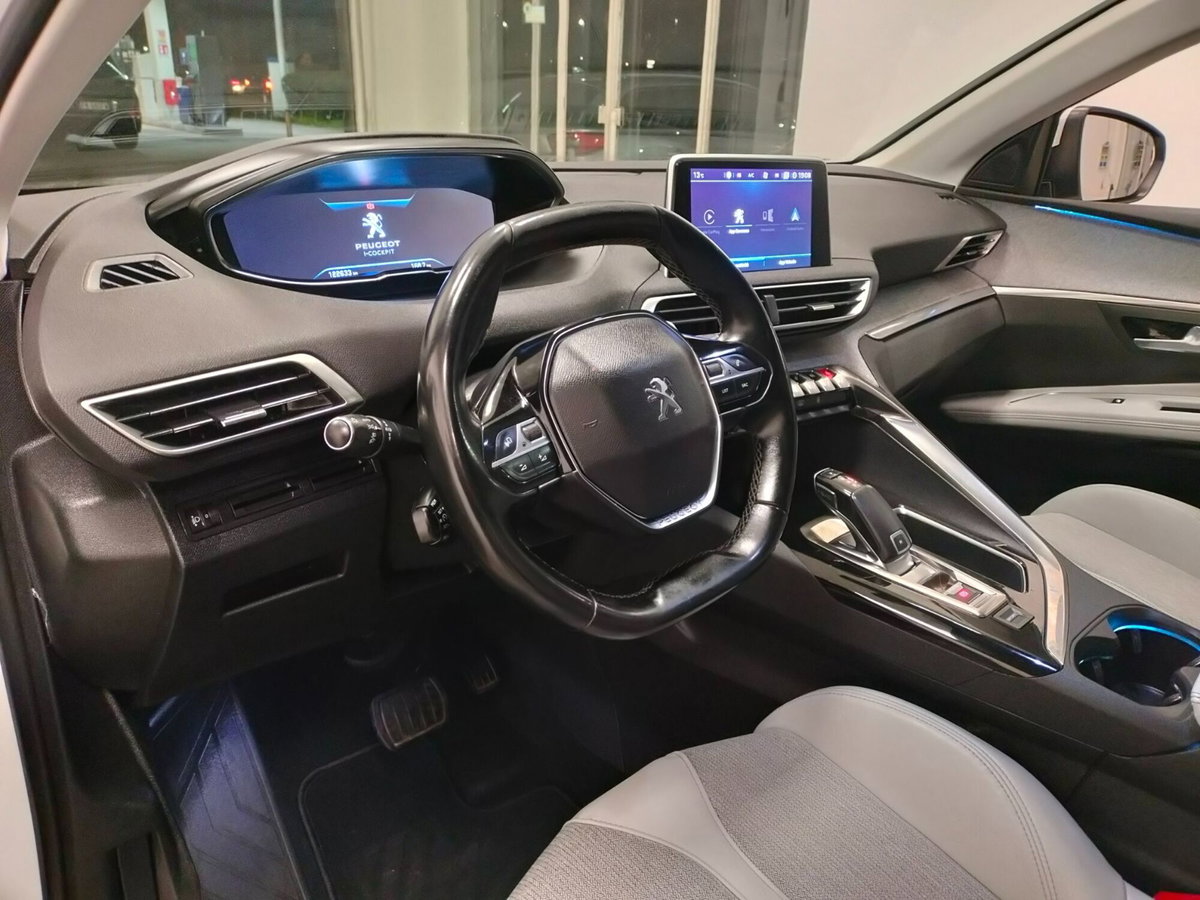 Peugeot 5008 BlueHDi 130 S&S Allure (8)