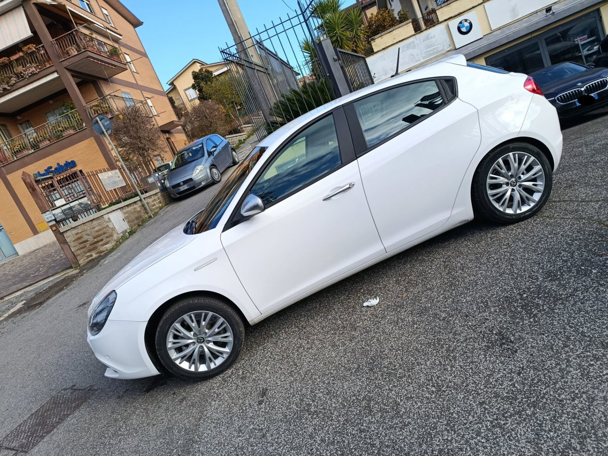 Alfa Romeo Giulietta 1.4 Turbo Distinctive Gpl 120cv E6 (12)