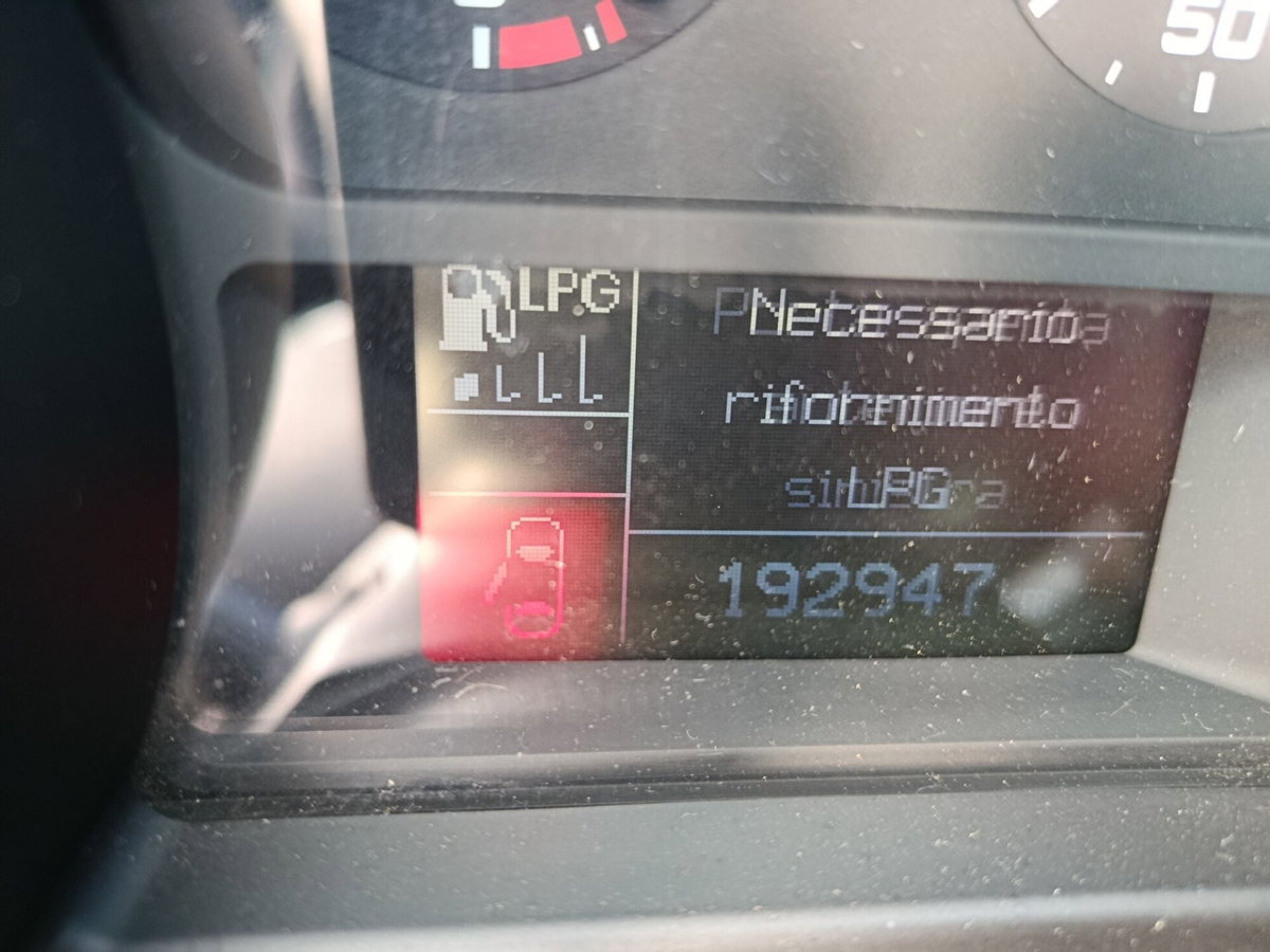 Alfa Romeo Giulietta 1.4 Turbo Distinctive Gpl 120cv E6 (17)