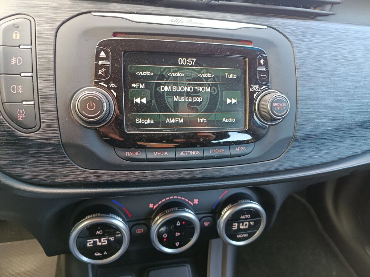 Alfa Romeo Giulietta 1.4 Turbo Distinctive Gpl 120cv E6 (19)